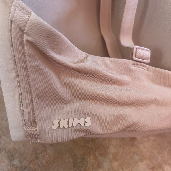 SKIMS T-shirt Demi bra wireless form 34D - Picture 5 of 7